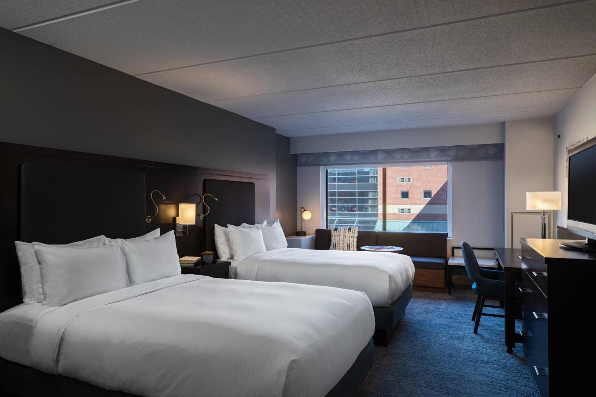 The Baronette Renaissance Detroit-Novi Hotel Экстерьер фото